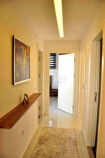 Квартира 2+1 с новой мебелью в районе Кестель в 100 метрах от моря фото 11