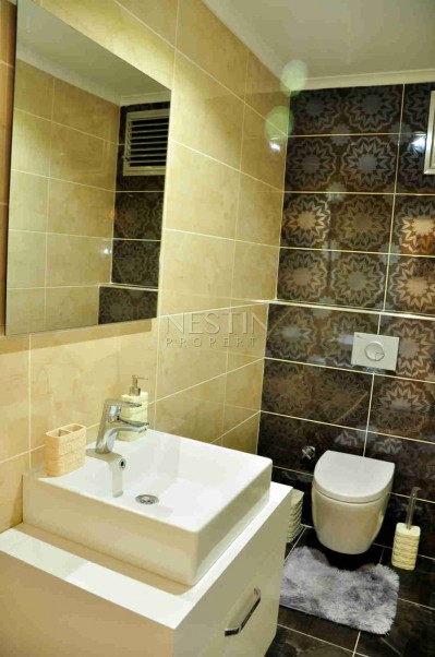 Квартира 2+1 с новой мебелью в районе Кестель в 100 метрах от моря фото 27