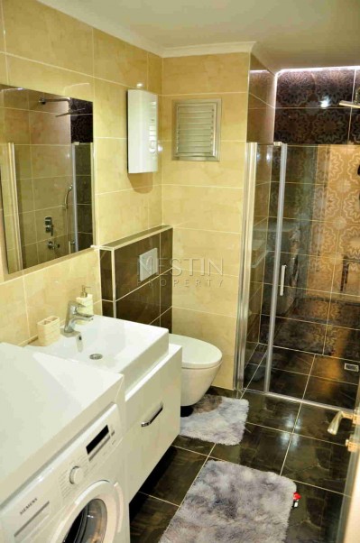 Квартира 2+1 с новой мебелью в районе Кестель в 100 метрах от моря фото 28