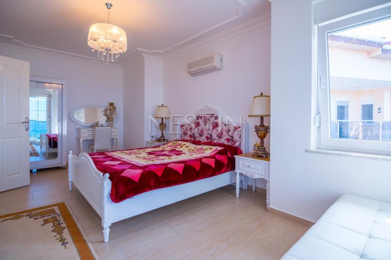 Вилла 4+1 с великолепным панорамным видом на море в районе Каргыджак фото 17