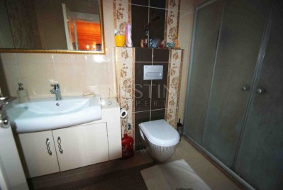 Просторный дублекс 5+1 с оригинальным ремонтом в районе Кестель фото 16