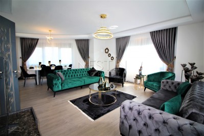 Просторный двухэтажный пентхаус 4+1 с панорамным видом на море в Махмутларе фото 1