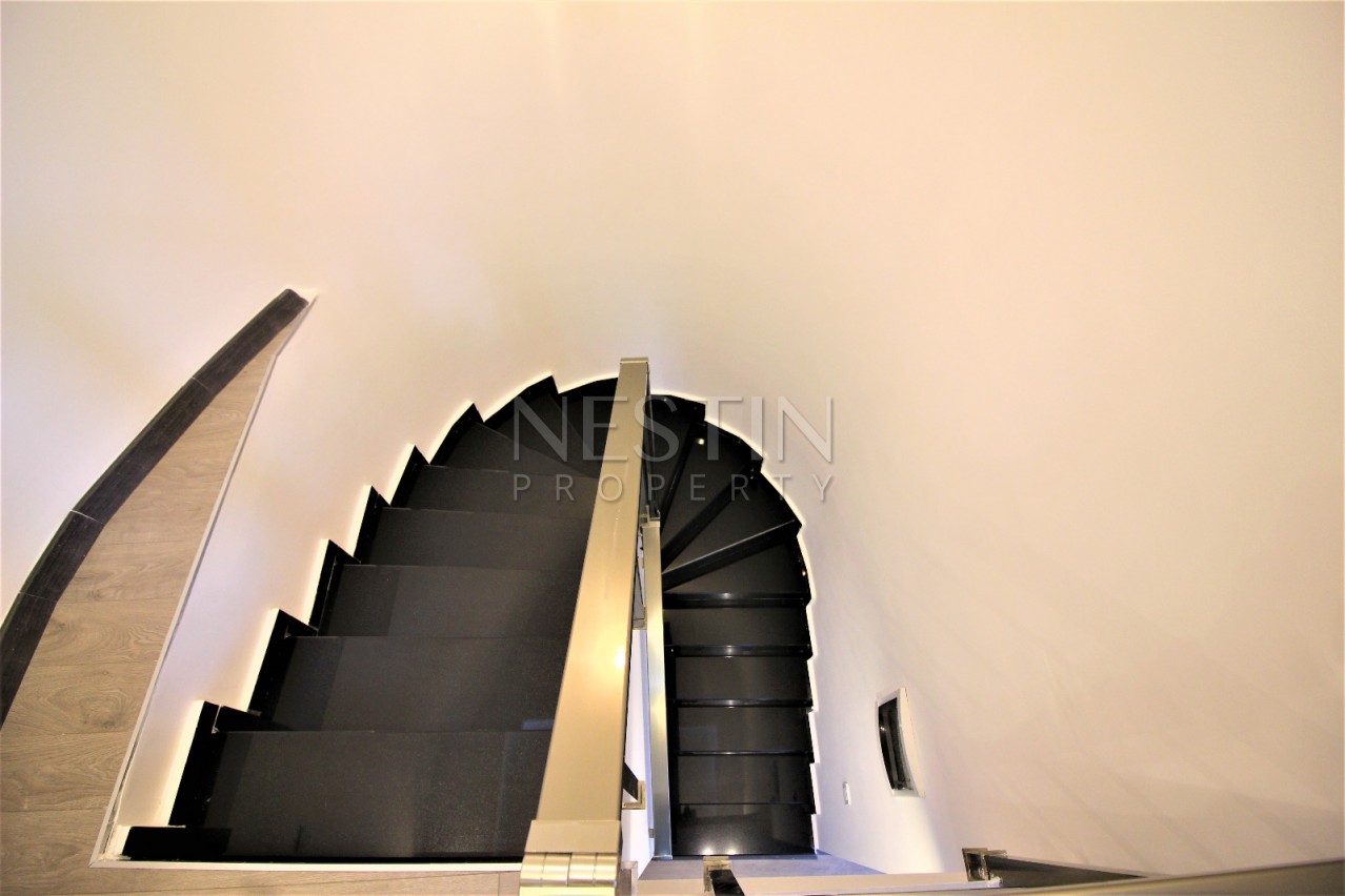 Просторный двухэтажный пентхаус 4+1 с панорамным видом на море в Махмутларе фото 20