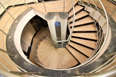 Просторный двухэтажный пентхаус 4+1 с панорамным видом на море в Махмутларе фото 14