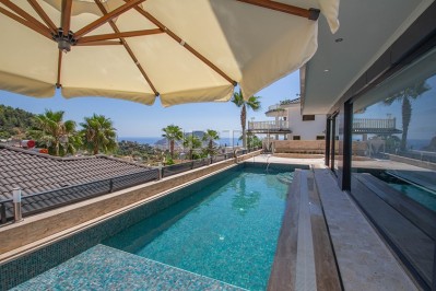 Роскошная вилла 4+1 с видом на Средиземное море в центре Аланьи фото 3