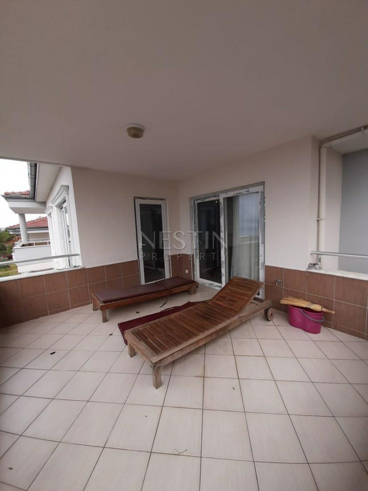 Вилла 3+1 с собственным земельным участком в районе Бекташ фото 7