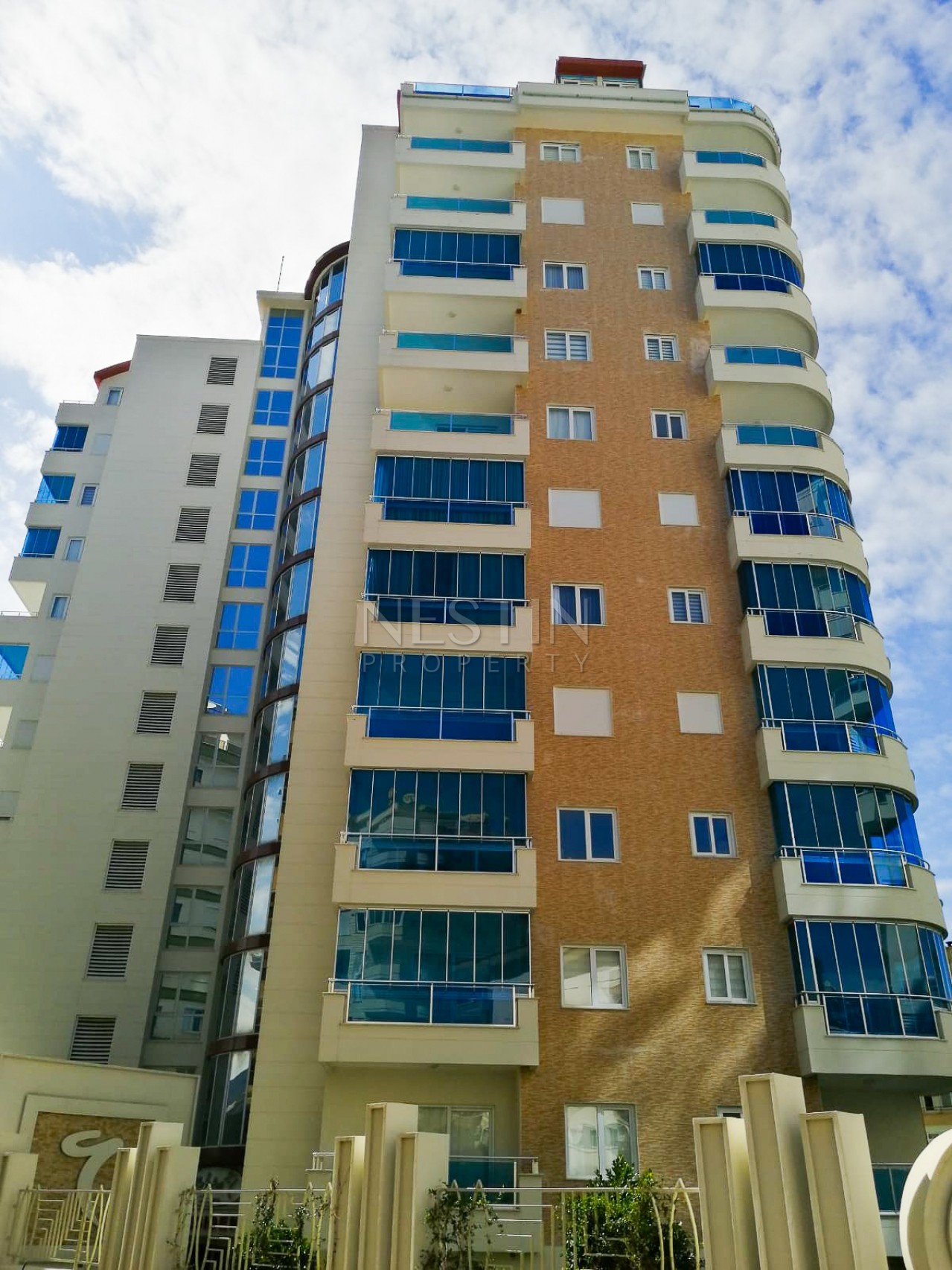 Красивая квартира 1+1 от надежного застройщика с видом на море в Махмутлар фото 1