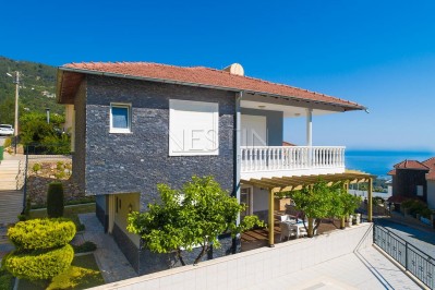 Вилла класса люкс 4+1 в центре Алании фото 2