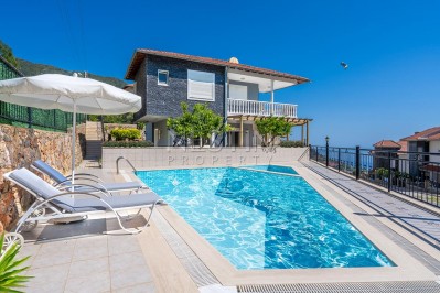 Вилла класса люкс 4+1 в центре Алании фото 1