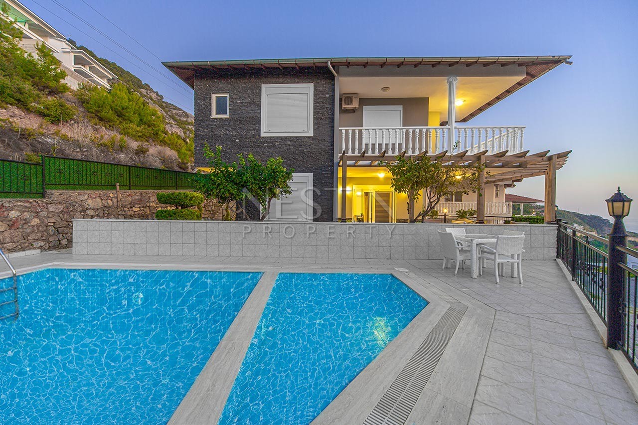 Вилла класса люкс 4+1 в центре Алании фото 5