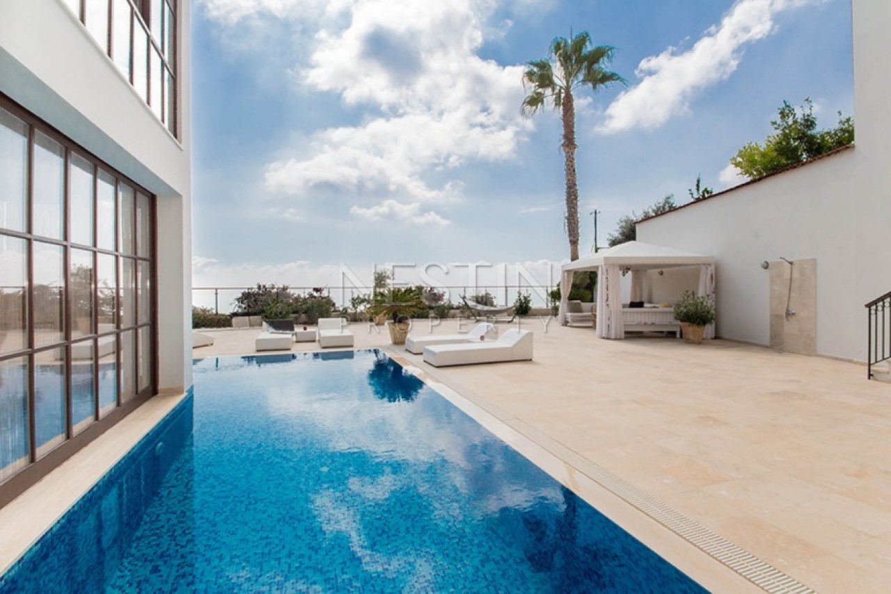 Роскошная вилла 5+2 с бассейном в районе Бекташ фото 1