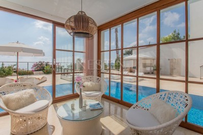 Роскошная вилла 5+2 с бассейном в районе Бекташ фото 3