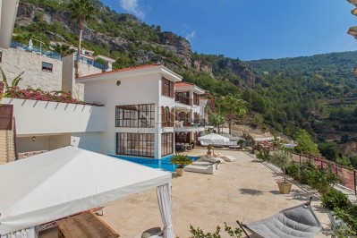 Роскошная вилла 5+2 с бассейном в районе Бекташ фото 6