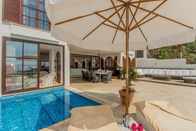 Роскошная вилла 5+2 с бассейном в районе Бекташ фото 49