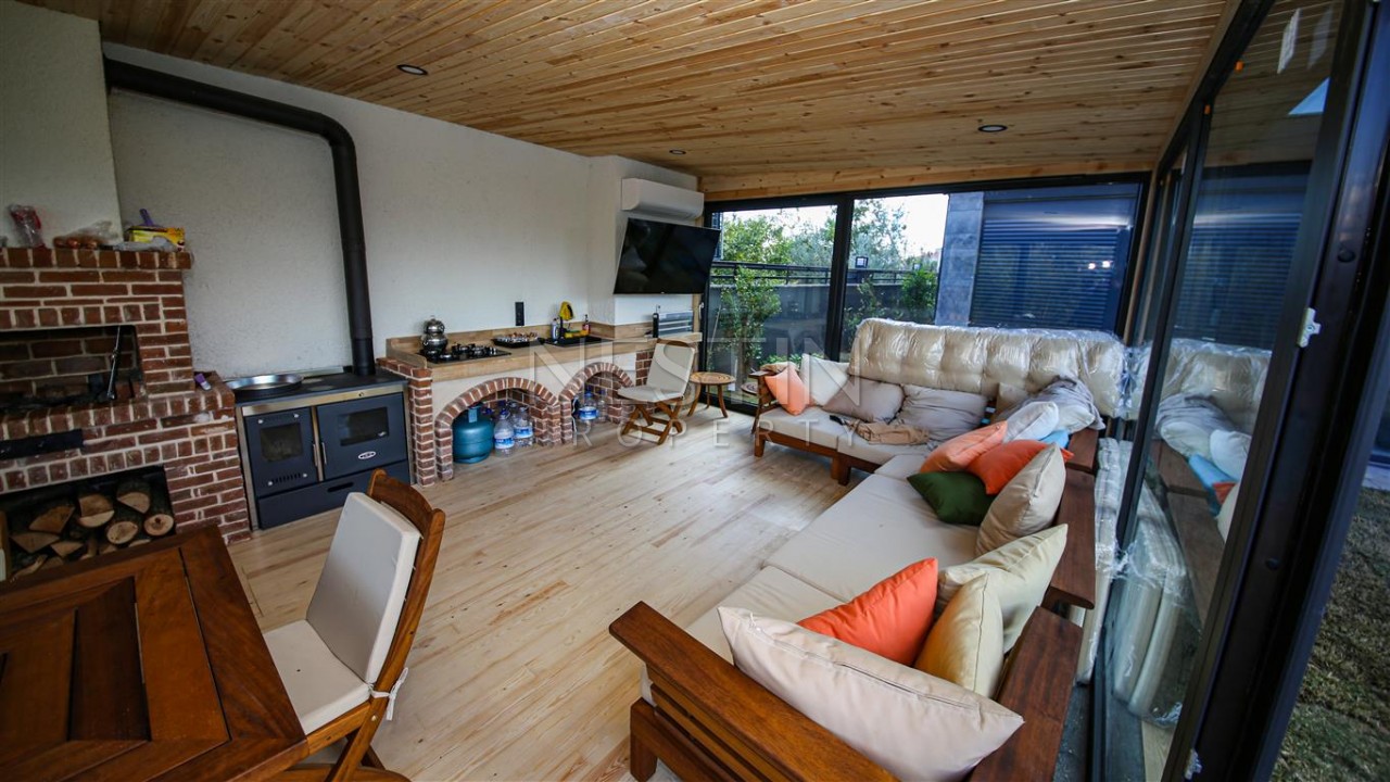 Просторная двухэтажная вилла с бассейном в элитном районе Дошемеалты фото 10