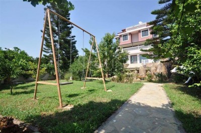 Очень большая вилла 7+1 с бассейном в районе Тепе фото 7