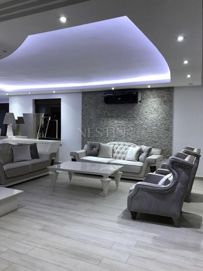 Очень большая вилла 7+1 с бассейном в районе Тепе фото 15