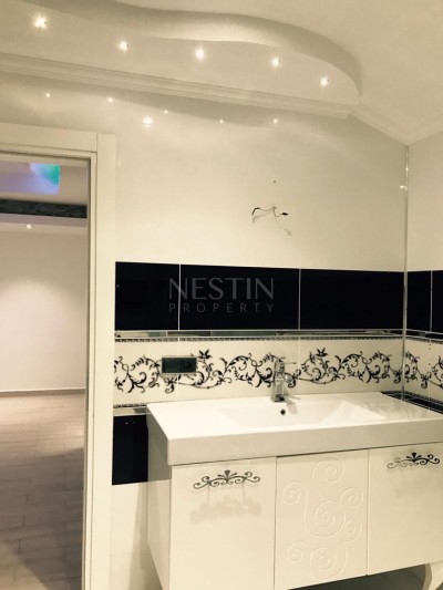 Очень большая вилла 7+1 с бассейном в районе Тепе фото 18