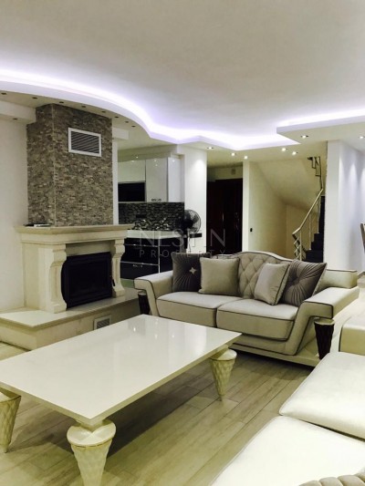 Очень большая вилла 7+1 с бассейном в районе Тепе фото 21