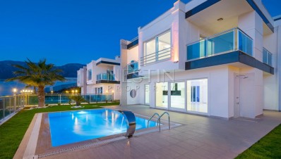 Новая роскошная вилла 4+1 с собственным бассейном в районе Каргыджак фото 1