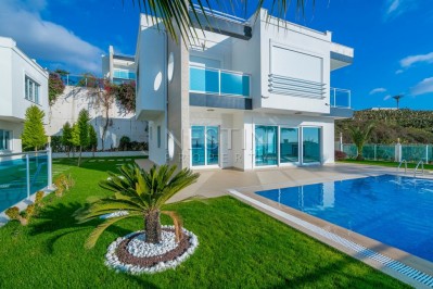 Новая роскошная вилла 4+1 с собственным бассейном в районе Каргыджак фото 2