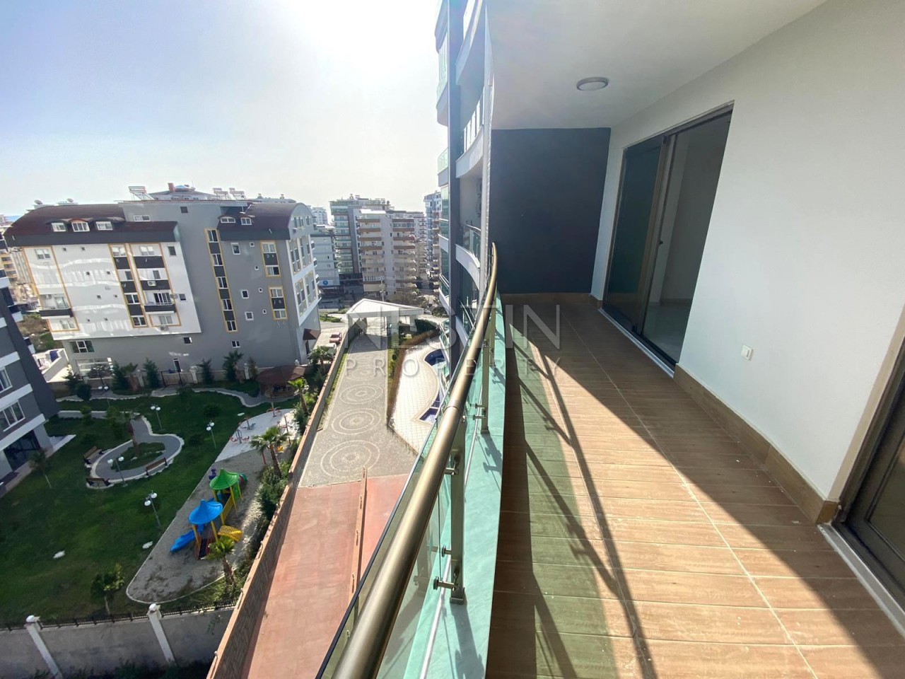 Большая квартира 1+1 в новом комплексе в Махмутларе фото 13