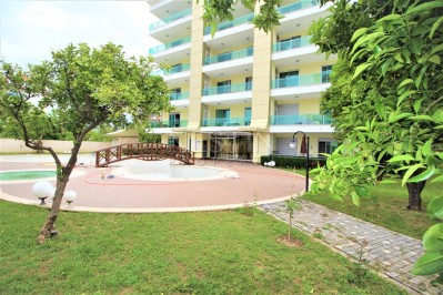 Квартиры в жилом комплексе в районе Кестель в 150 м от моря фото 1