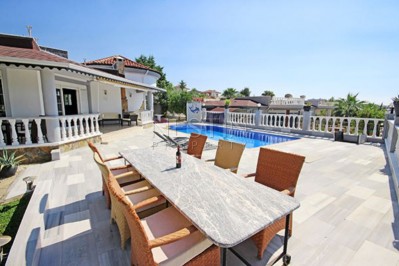 Стильная вилла 3+1 с бассейном в районе Махмутлар фото 15