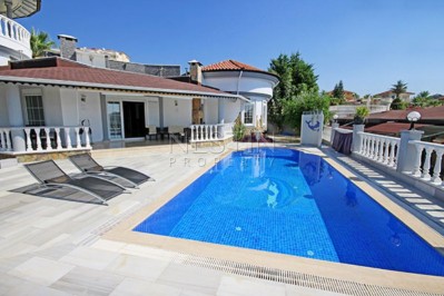 Стильная вилла 3+1 с бассейном в районе Махмутлар фото 3