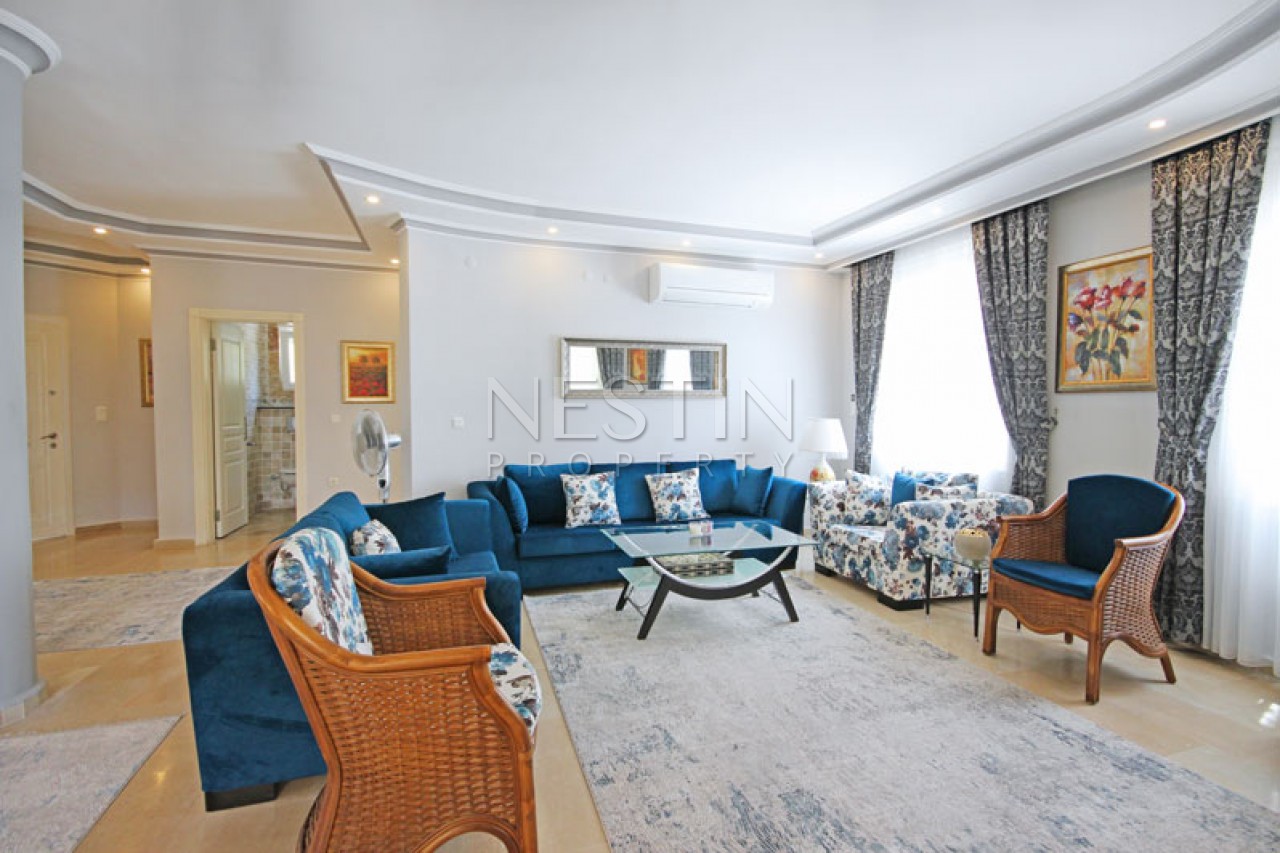 Красивая вилла 3+1 с бассейном в районе Каргыджак фото 3