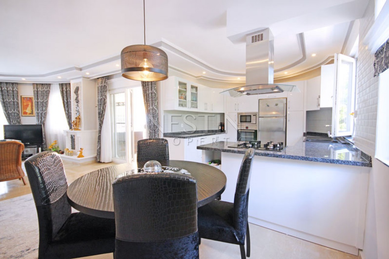 Красивая вилла 3+1 с бассейном в районе Каргыджак фото 8