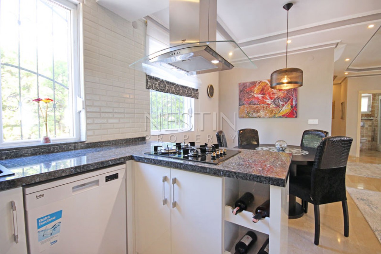 Красивая вилла 3+1 с бассейном в районе Каргыджак фото 11