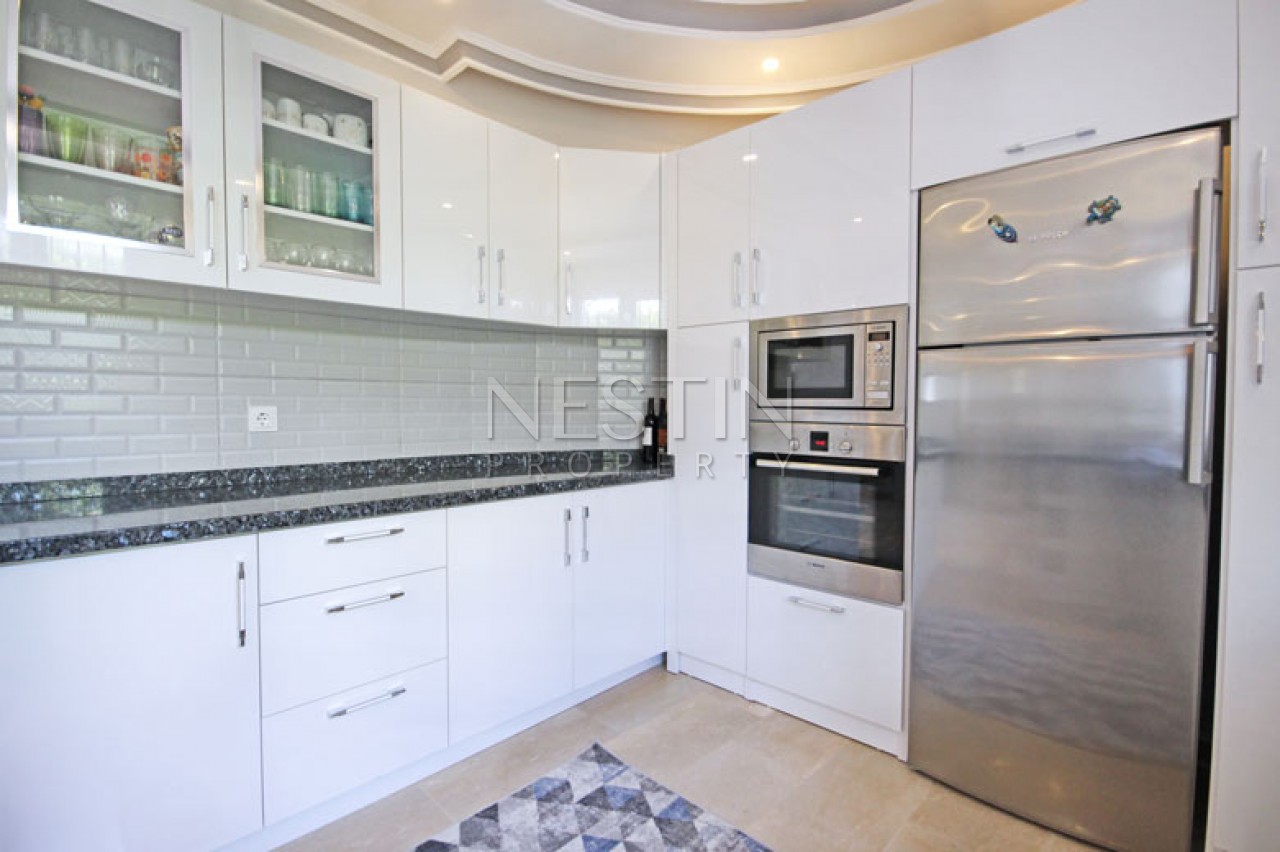 Красивая вилла 3+1 с бассейном в районе Каргыджак фото 13