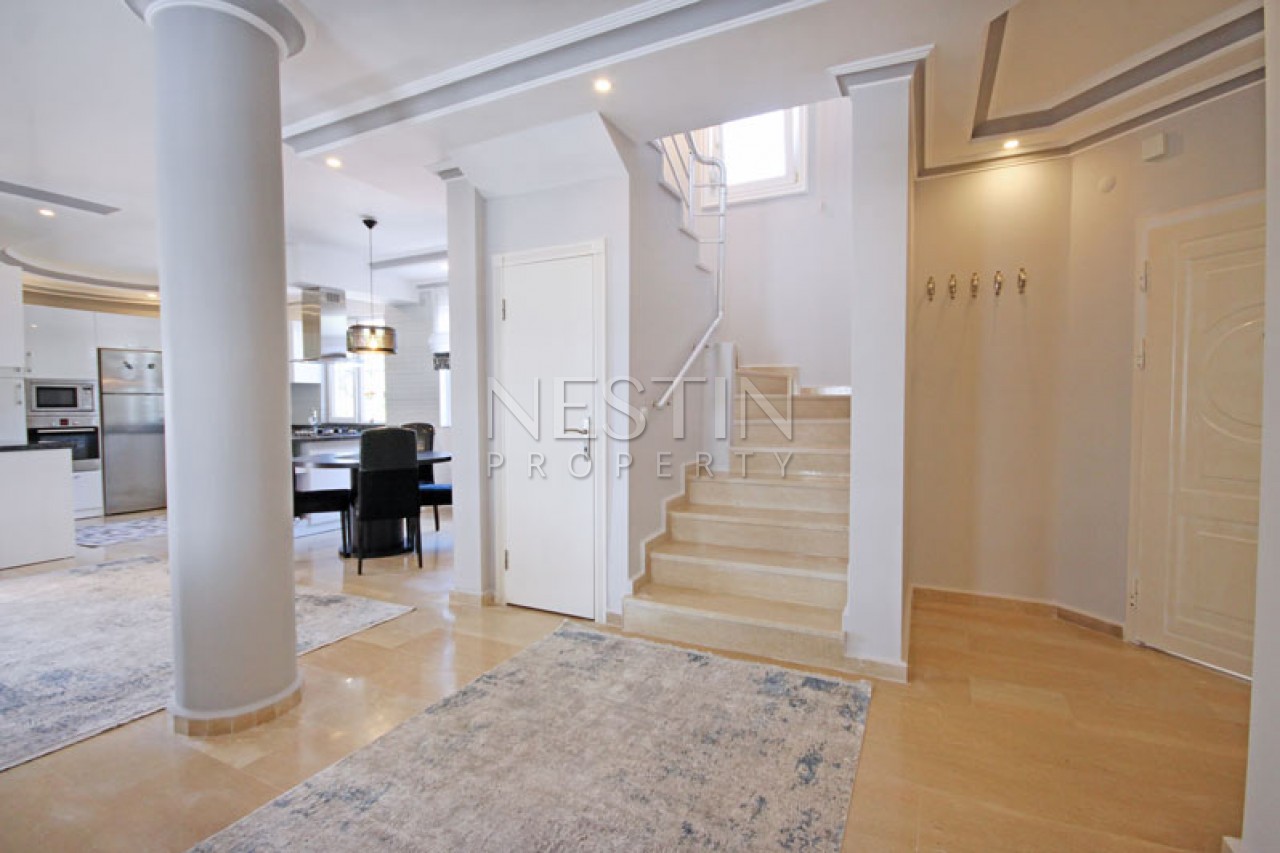 Красивая вилла 3+1 с бассейном в районе Каргыджак фото 18