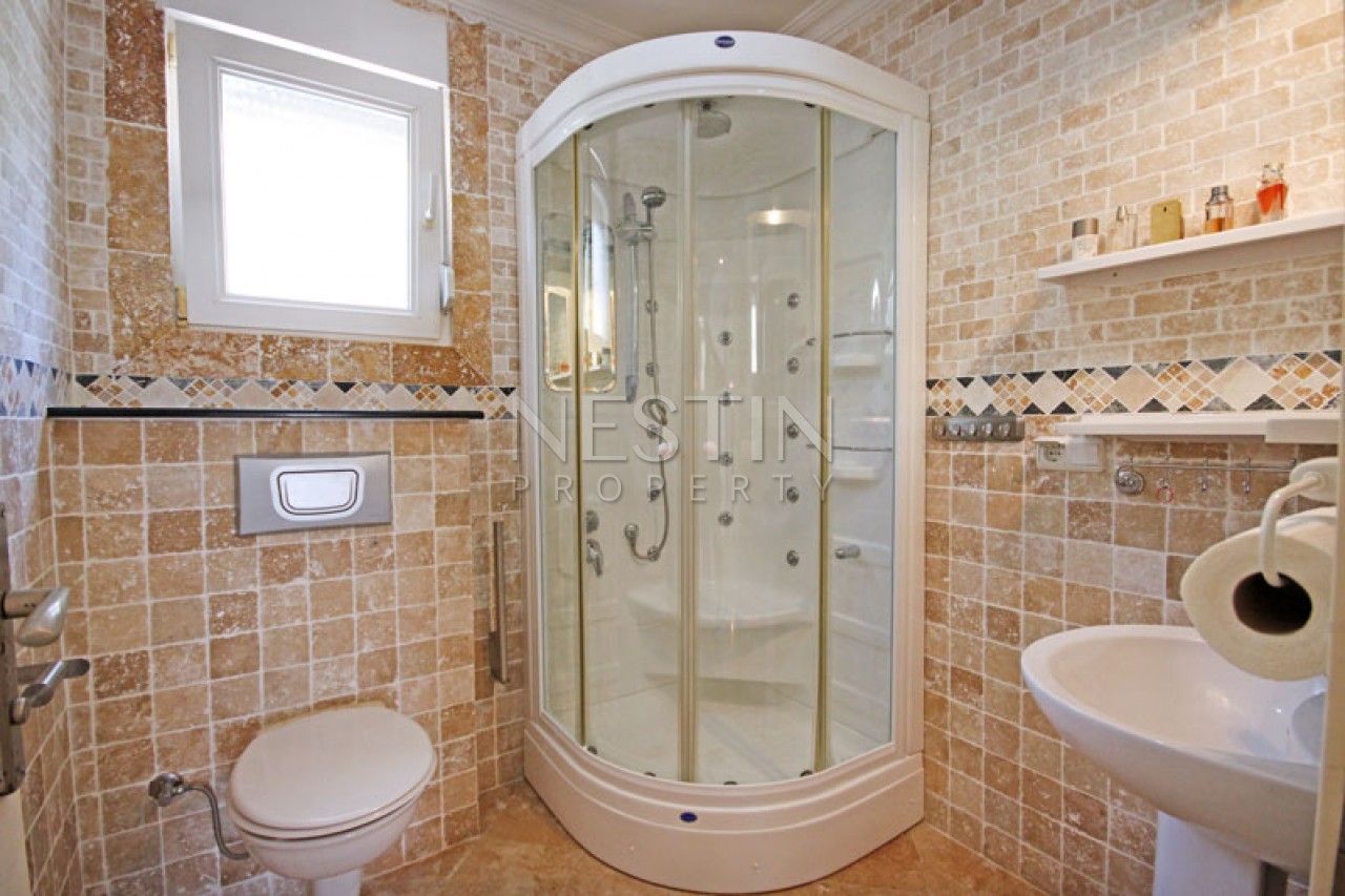 Красивая вилла 3+1 с бассейном в районе Каргыджак фото 19