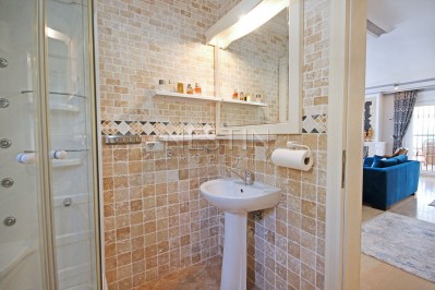 Красивая вилла 3+1 с бассейном в районе Каргыджак фото 20