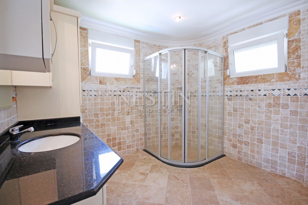 Красивая вилла 3+1 с бассейном в районе Каргыджак фото 28