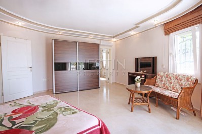 Красивая вилла 3+1 с бассейном в районе Каргыджак фото 34