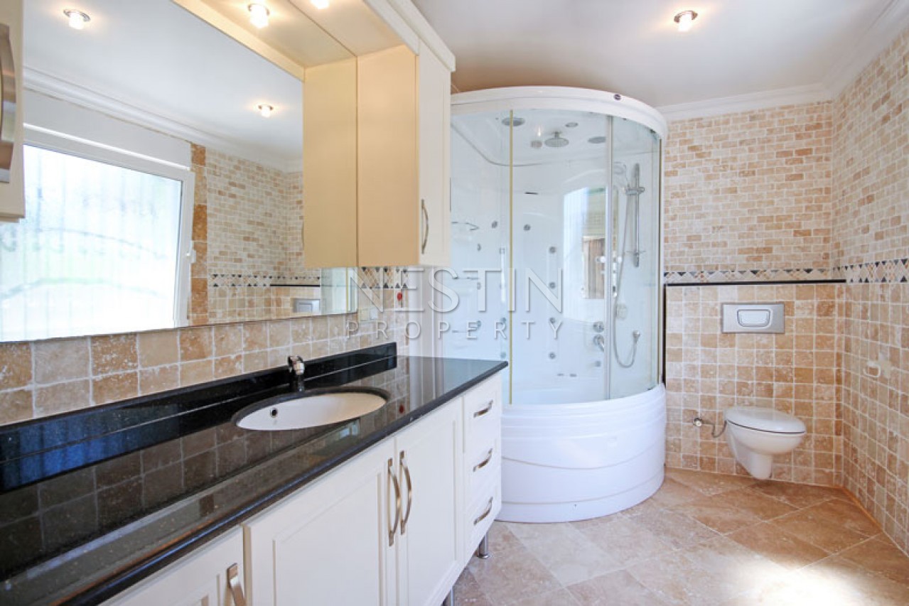 Красивая вилла 3+1 с бассейном в районе Каргыджак фото 35