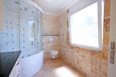 Красивая вилла 3+1 с бассейном в районе Каргыджак фото 36