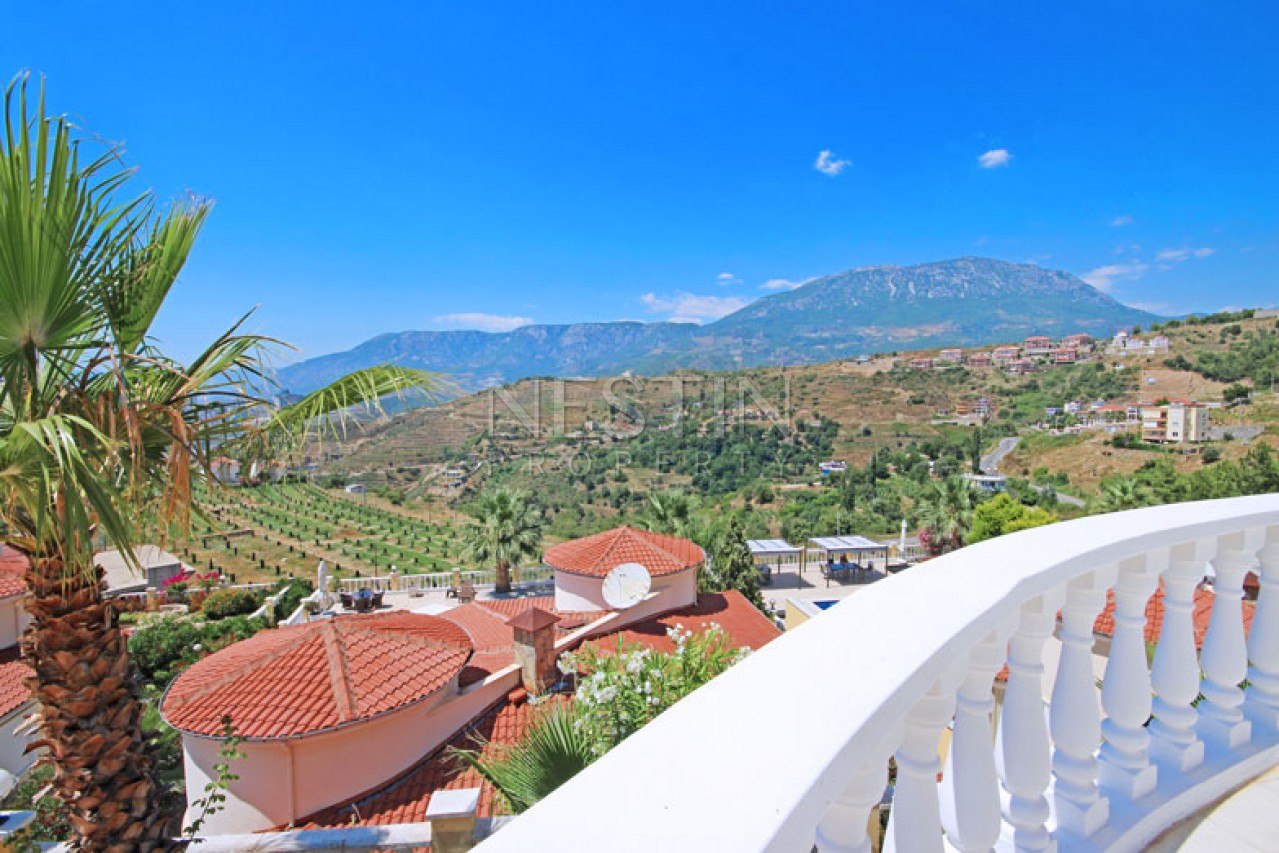 Красивая вилла 3+1 с бассейном в районе Каргыджак фото 39