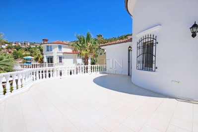 Красивая вилла 3+1 с бассейном в районе Каргыджак фото 40