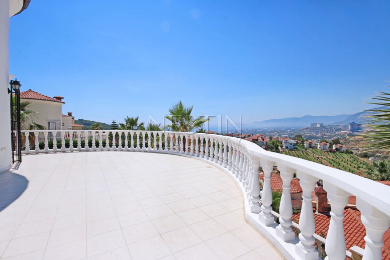 Красивая вилла 3+1 с бассейном в районе Каргыджак фото 43