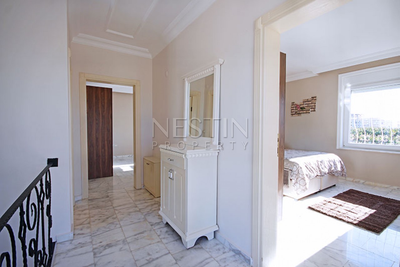 Вилла 3+1 с гаражом в 900 м от моря в районе Махмутлар фото 27