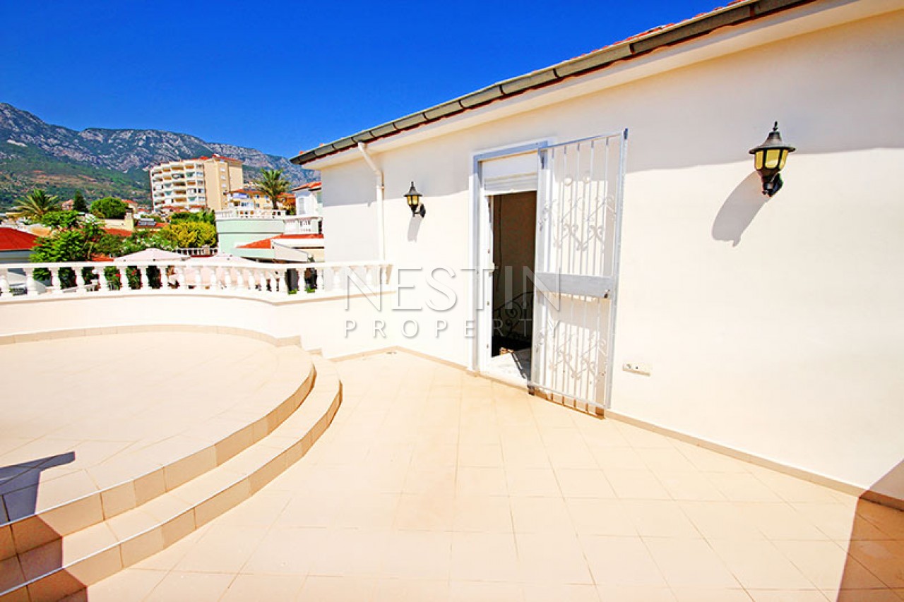 Вилла 3+1 с гаражом в 900 м от моря в районе Махмутлар фото 44