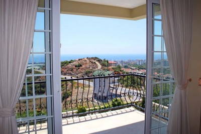 Большая вилла 3+1 в районе Каргыджак с видом на море и горы фото 28