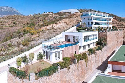 Вилла 5+1 в элитном комплексе в районе Каргыджак фото 1