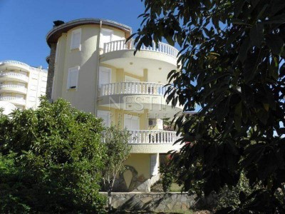 Вилла 4+1 с садом в закрытом комплексе в Авсалларе фото 1