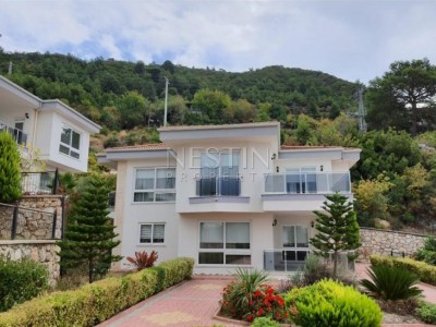 Красивая просторная вилла 3+1 в районе Бекташ фото 1