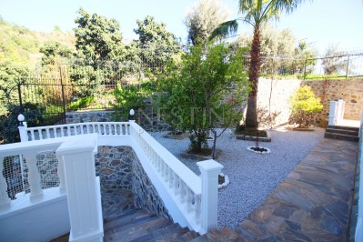 Просторная вилла 6+1 с видом на море в центре Алании фото 8